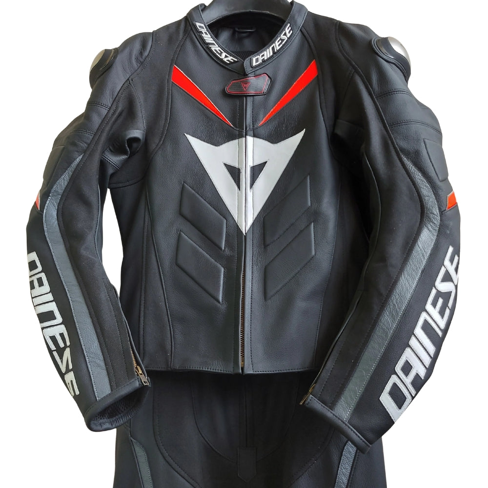 Super Speed D1 Two-Piece Motorcycle Leather Racing Suit with Metal Protection